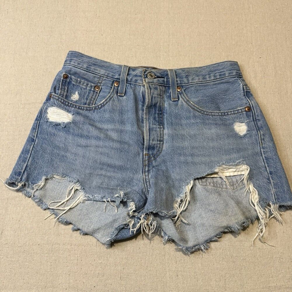 Levi’s 501 Original Women Medium Wash Original Fit High Rise Shorts Size 26 / 2